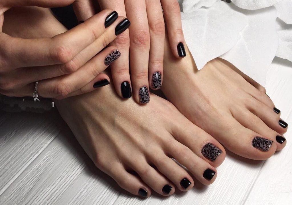 Manicure & Pedicure: Perfection for Your Hands and Feet in Our Beauty Salon